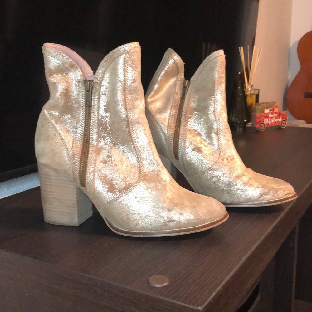 Seychelles Metallic Gold Ankle Booties